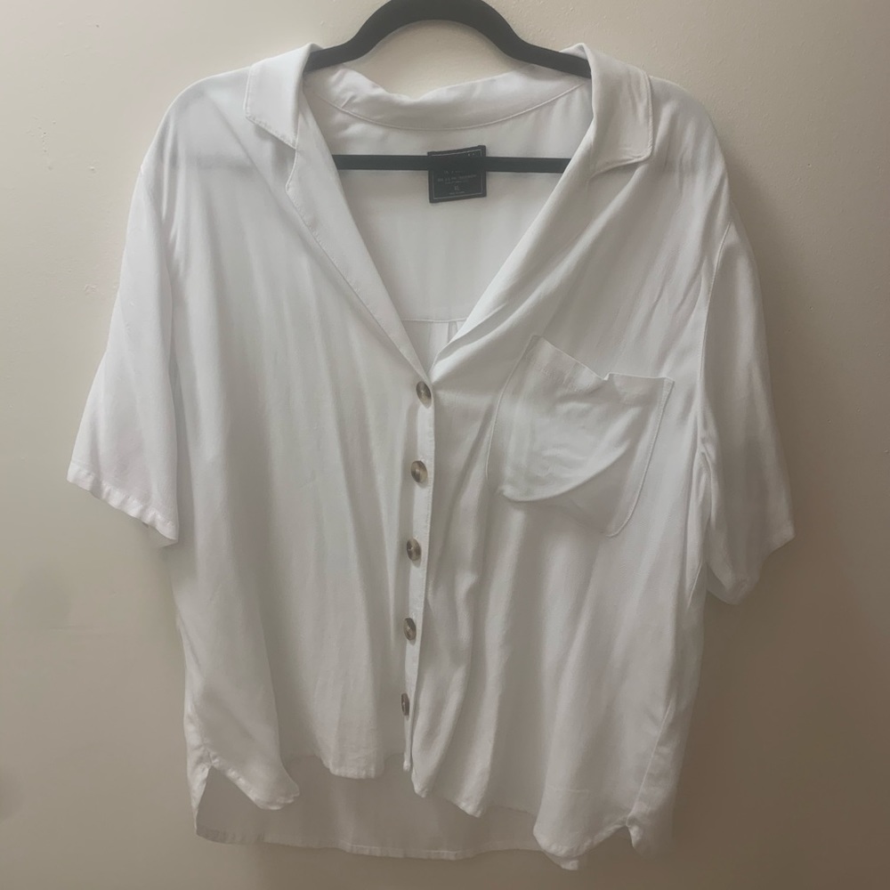 ABERCROMBIE TRENDY SOFT BUTTON DOWN TEE